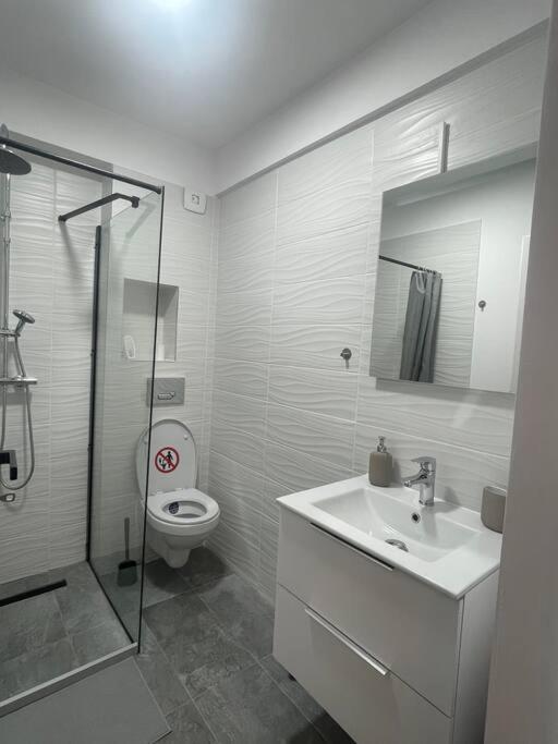 Sky Residence Airport Otopeni 12 Eksteriør billede